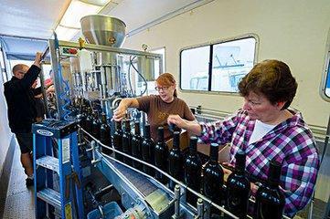 注意了,葡萄酒生產(chǎn)完成后,還應(yīng)需要怎么處理